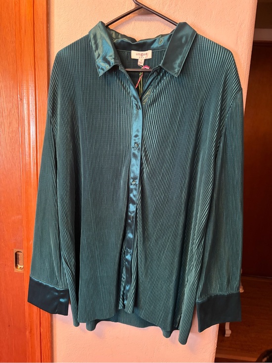 Umgee Tops - Umgee Teal Satin-Trim Pleated Button-Up Blouse